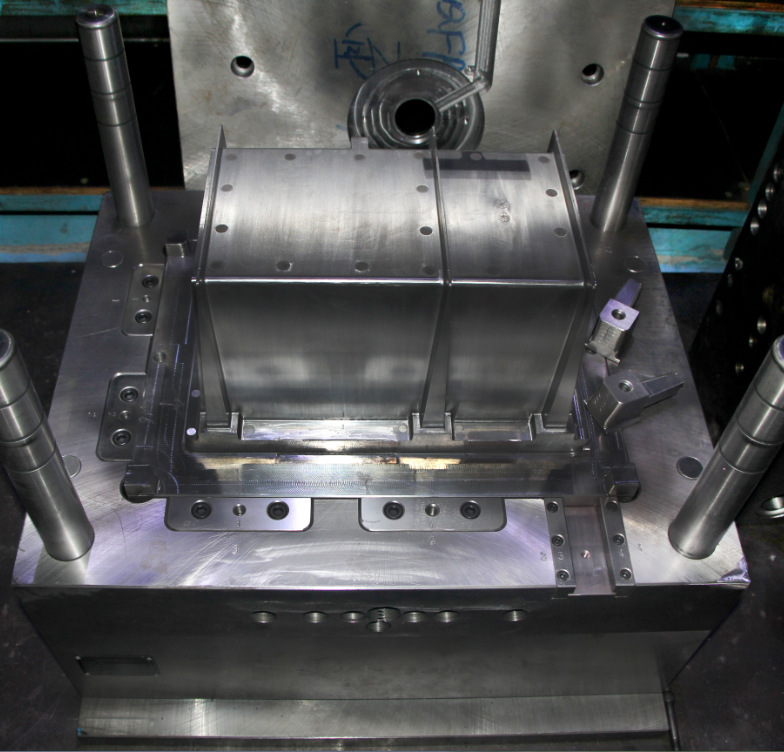 中山市旭錦塑膠模具有限公司，精密模具制造